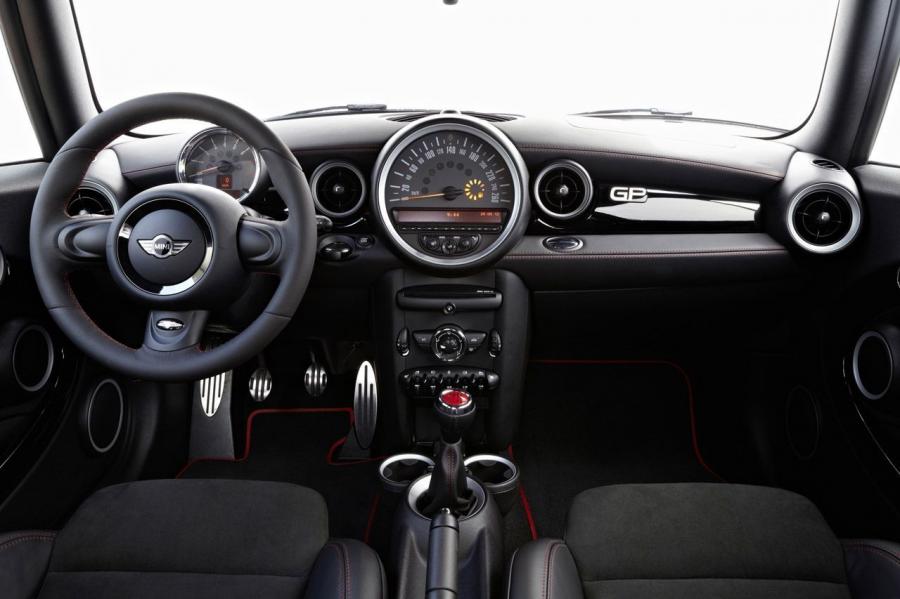  Mini Cooper GP JCW 2013 года  (фото 21 из 82)